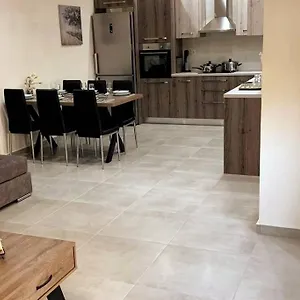 Helen's Luxury Apartment